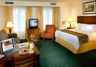 By Marriott Downtown/ Inner Harbor 4*